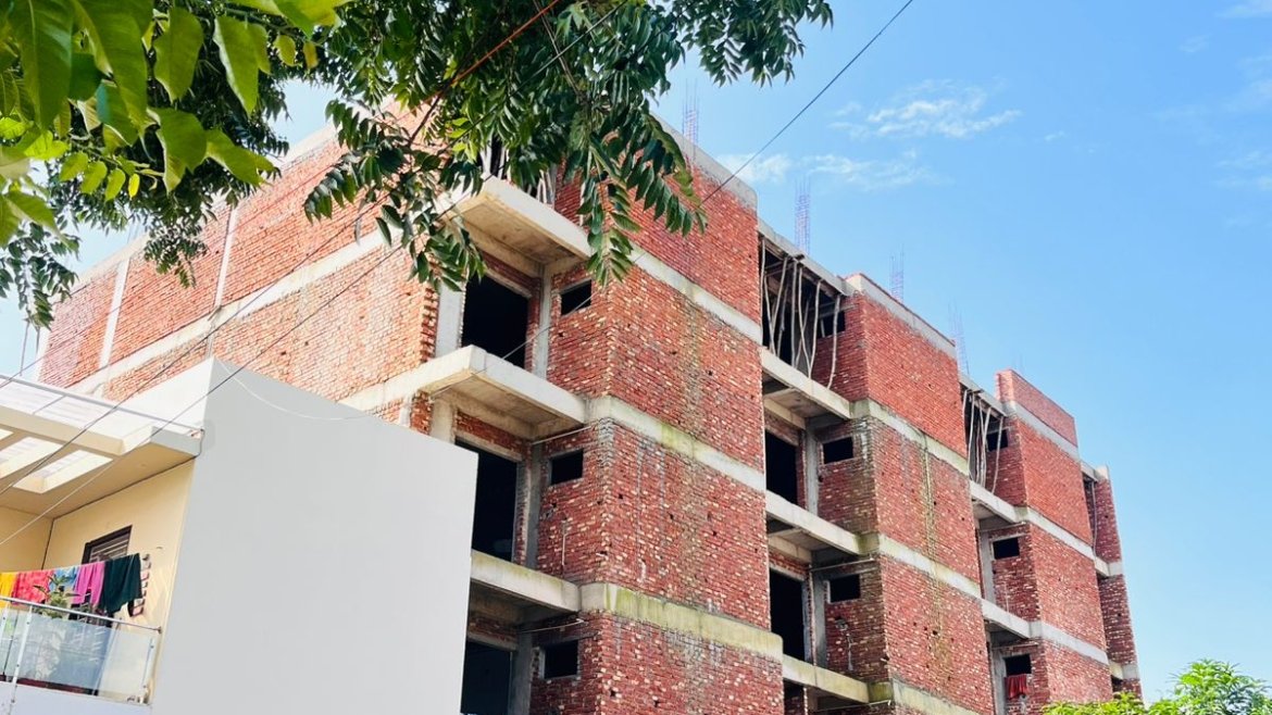 2/bhk semi furnished