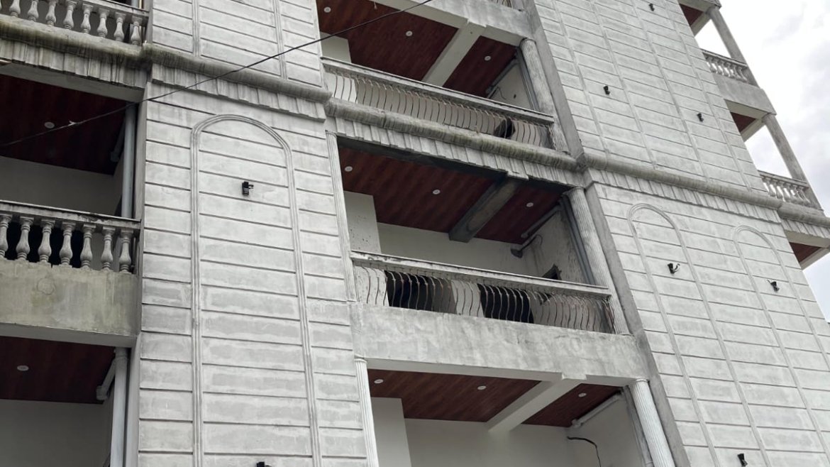 2bhk semi furnished