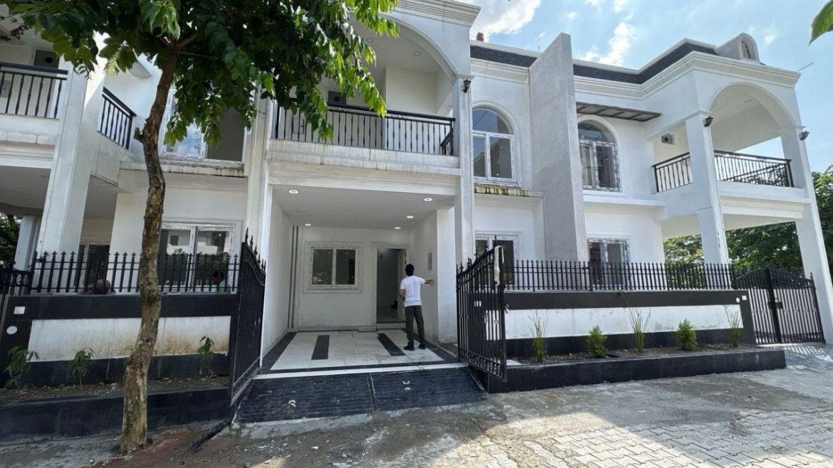 3 BHK Semi furnished