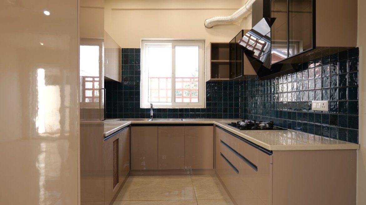 3.5 BHK Semi Furnished