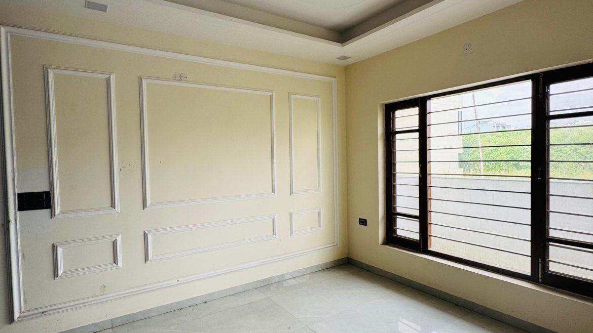 3 BHK Semi Furnished
